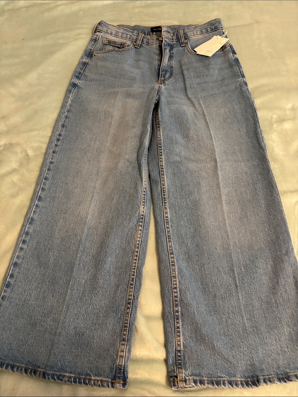 Light Blue Wide-Leg Women's Jeans - Casual Flare